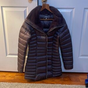 Mauve “Caroline” Save The Duck Puffer coat.  Like new.  Faux fur collar